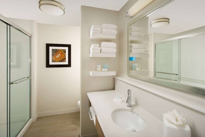 Room 12 of 25
