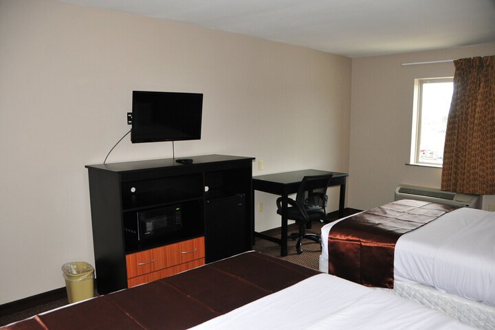 Paradise Inn & Suites