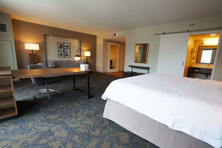 Room 19 of 49