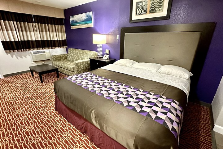 Room 20 of 33