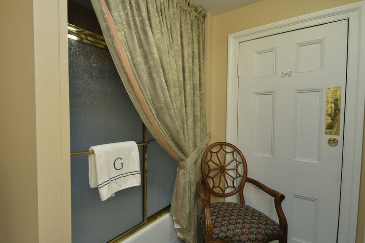 Room 16 of 21