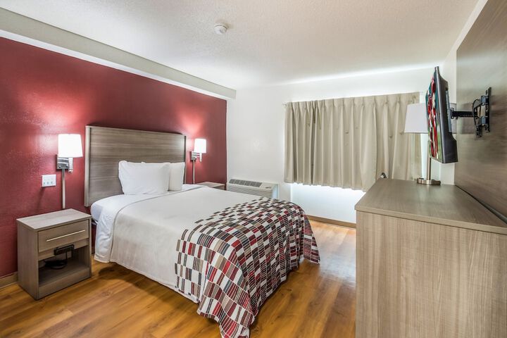 Room 17 of 34