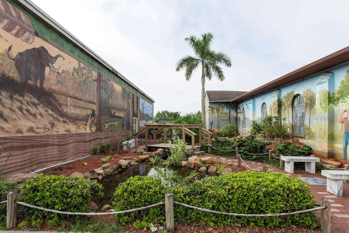 Hotel Exterior 16 of 16