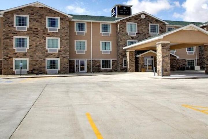 Hotel 2 of 53
