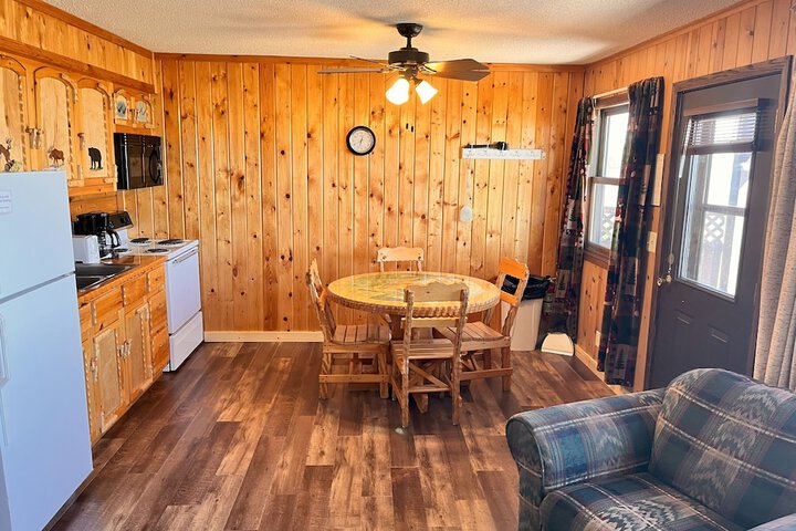 Horseshoe Bay Lodge