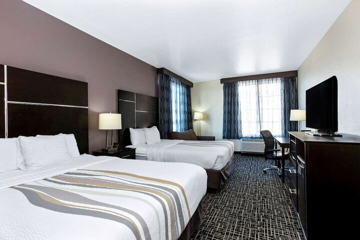 Room 16 of 40