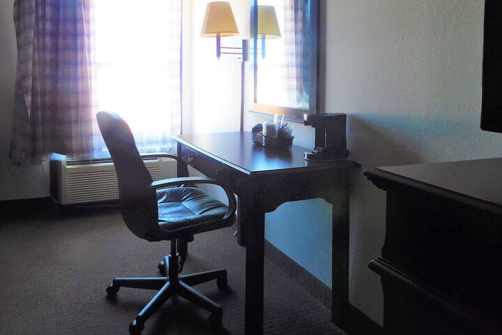 Room 9 of 35