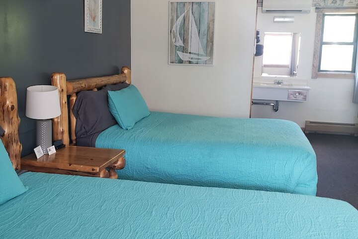 Room 7 of 11
