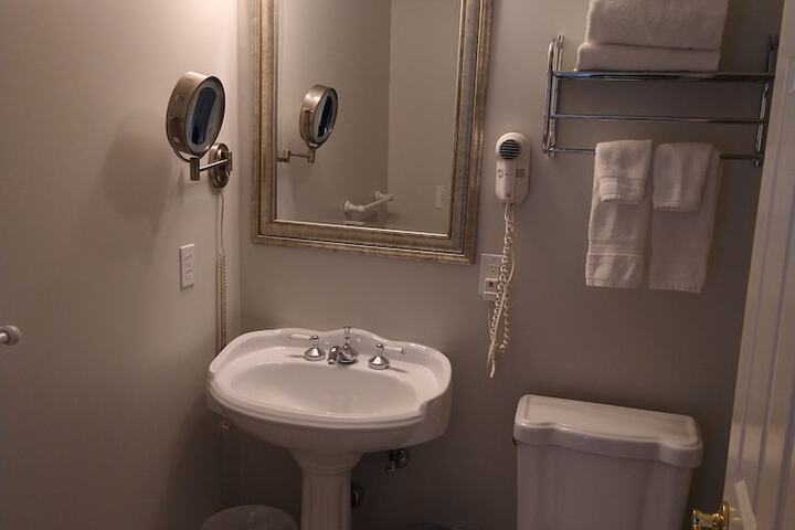 Room 63 of 91