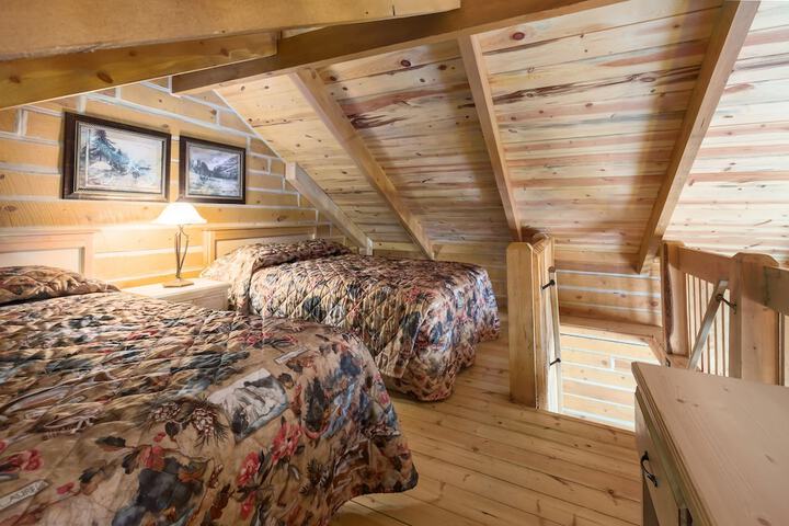 Rock Crest Lodge & Cabins
