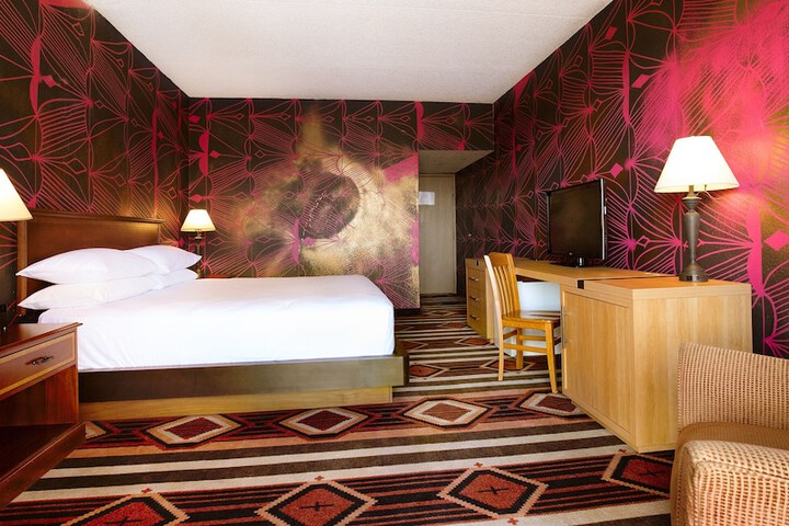 Room 16 of 34