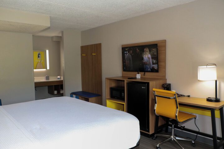 Room 28 of 30