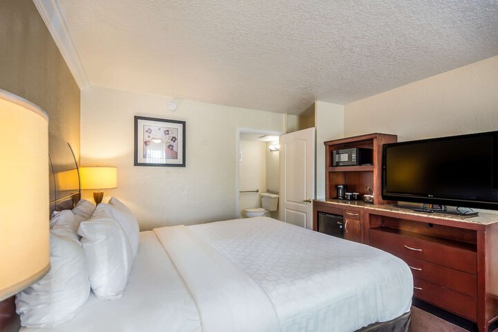 Room 34 of 115
