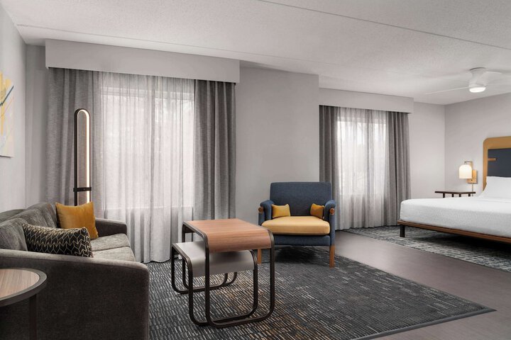Room 32 of 40