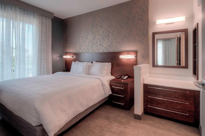 Room 35 of 87