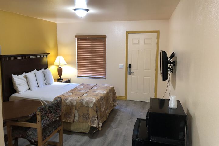 Room 9 of 35