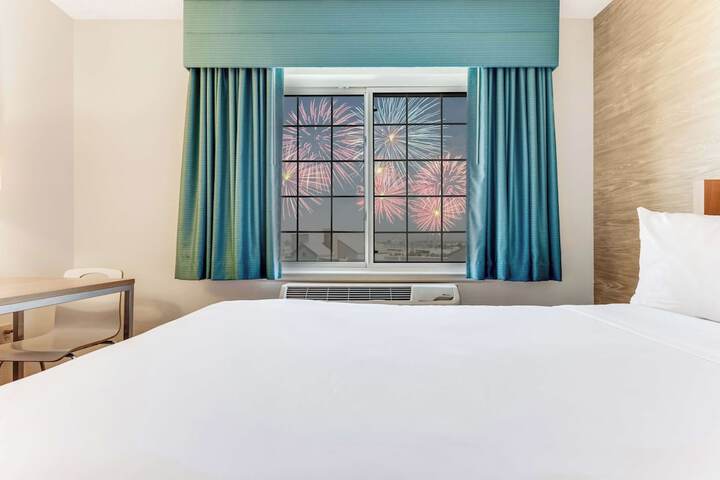 Room 30 of 43