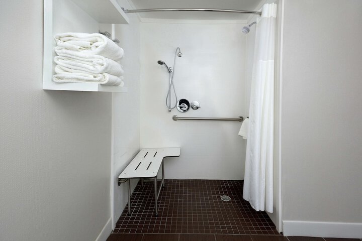 Room 26 of 45
