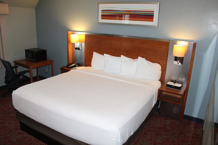 Room 32 of 76