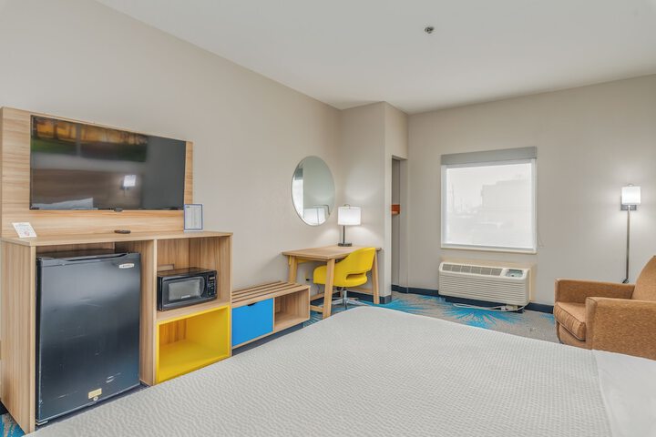 Days Inn & Suites by Wyndham Prattville-Montgomery