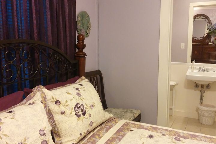 Island Guest House B & B