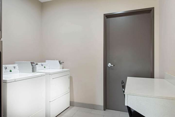 Room 18 of 29