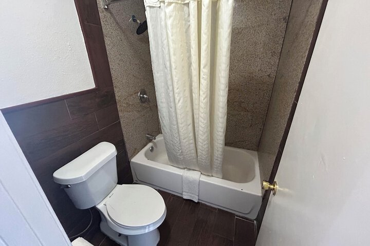 Room 14 of 65