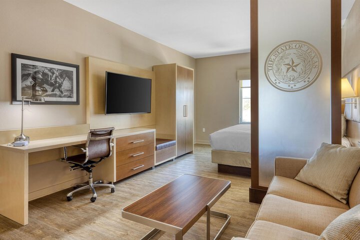 Best Western Bandera Suites & Saloon