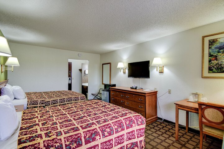 Room 18 of 33