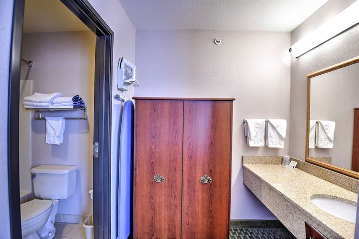 Room 15 of 28