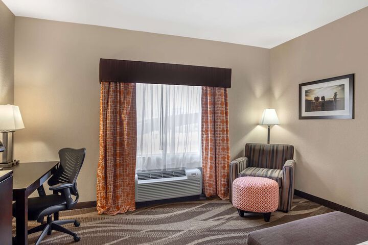 Best Western Plus Lake Jackson Inn & Suites