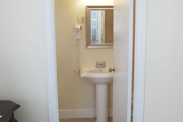 Room 195 of 217