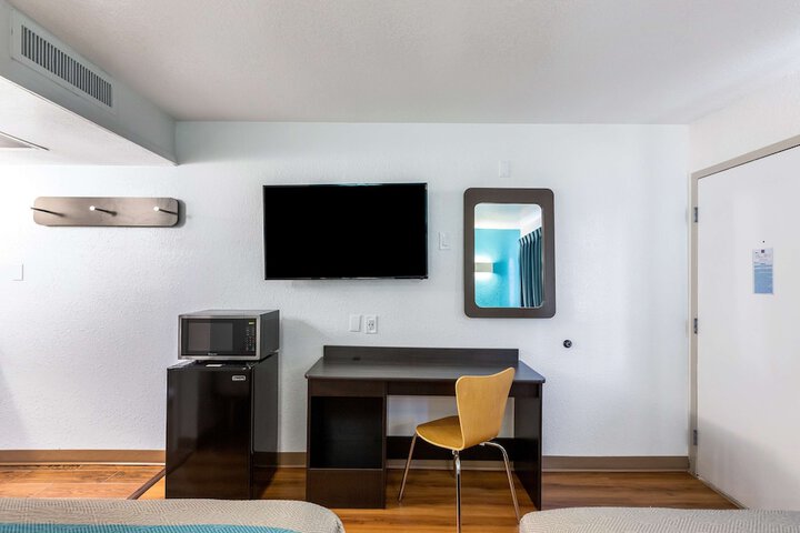 Room 18 of 29