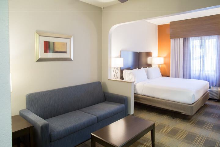 Room 10 of 42