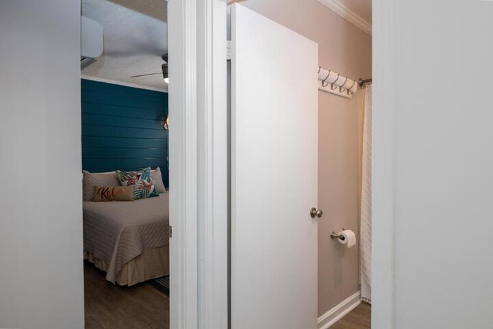 Embrace Oceanfront Elegance: Book Your Stay at Sunrise Oasis