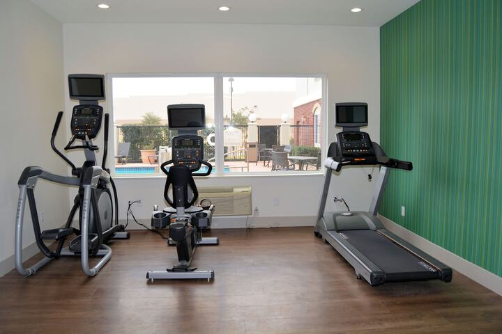 Holiday Inn Express & Suites by IHG