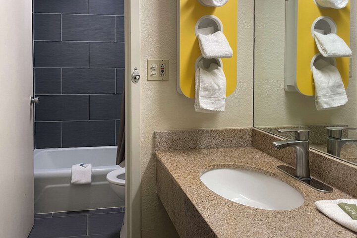 Room 35 of 44
