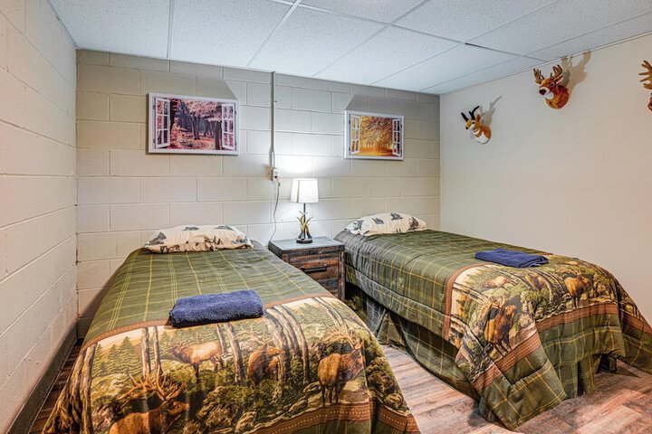 Cozy Cass City Retreat w / Spacious Deck!