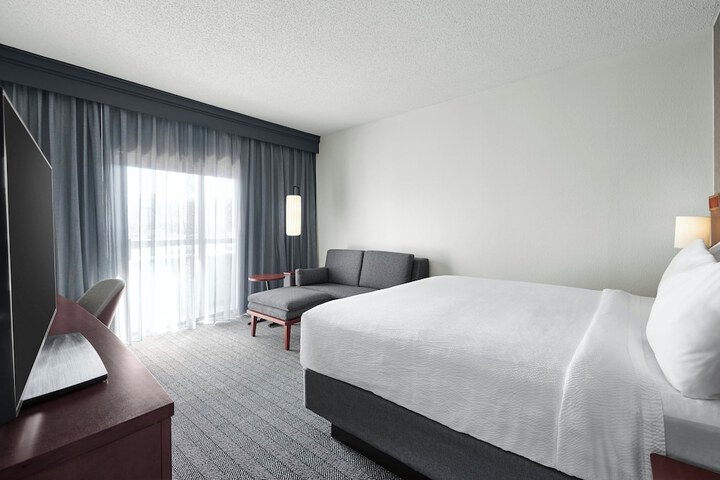 Courtyard by Marriott St. Louis Creve Coeur