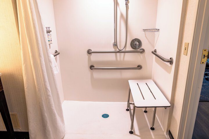 Room 44 of 76