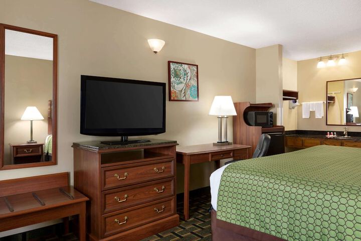 Room 15 of 47