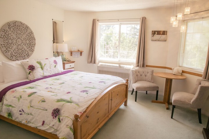 Room 15 of 48