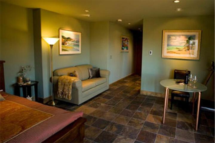 Pearlessence Vineyard Inn