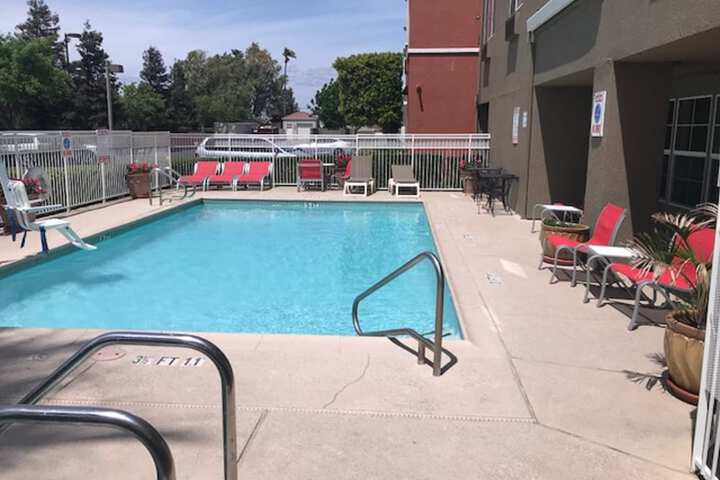 Holiday Inn Express Hotel & Suites Tracy by IHG
