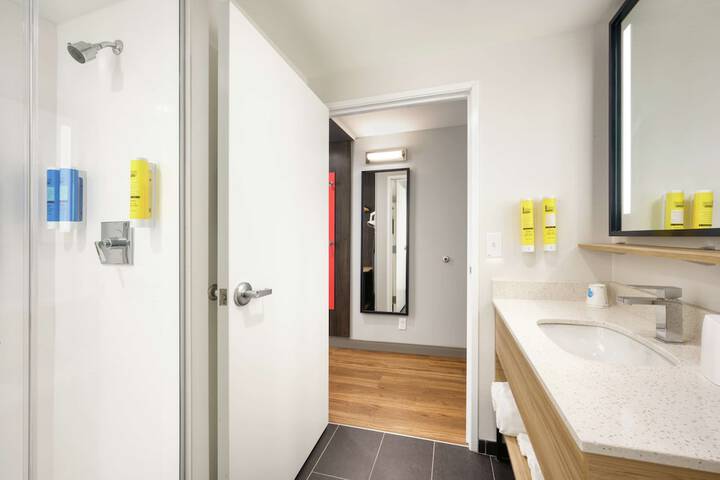 Room 11 of 22