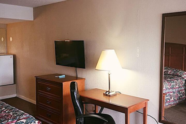 Room 30 of 34