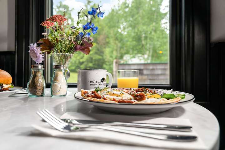 Breakfast/Coffee Service 151 of 172