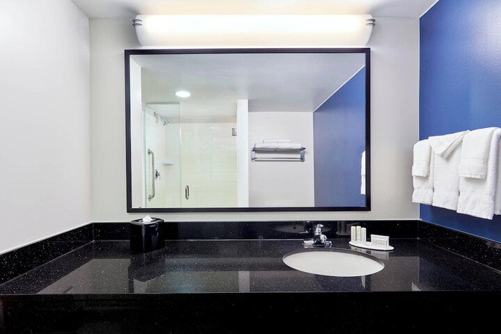 Room 14 of 36
