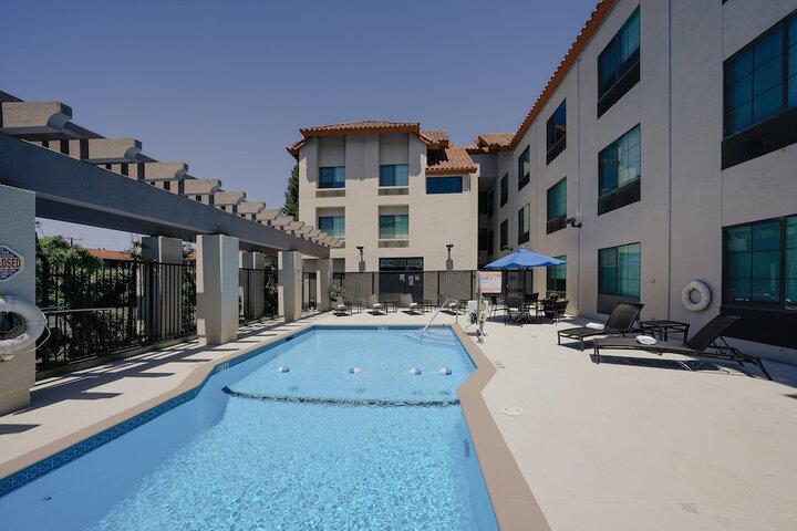 Pool 11 of 65