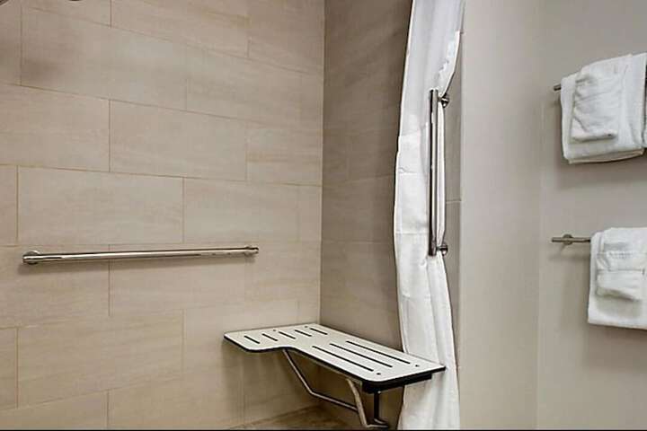 Room 15 of 32